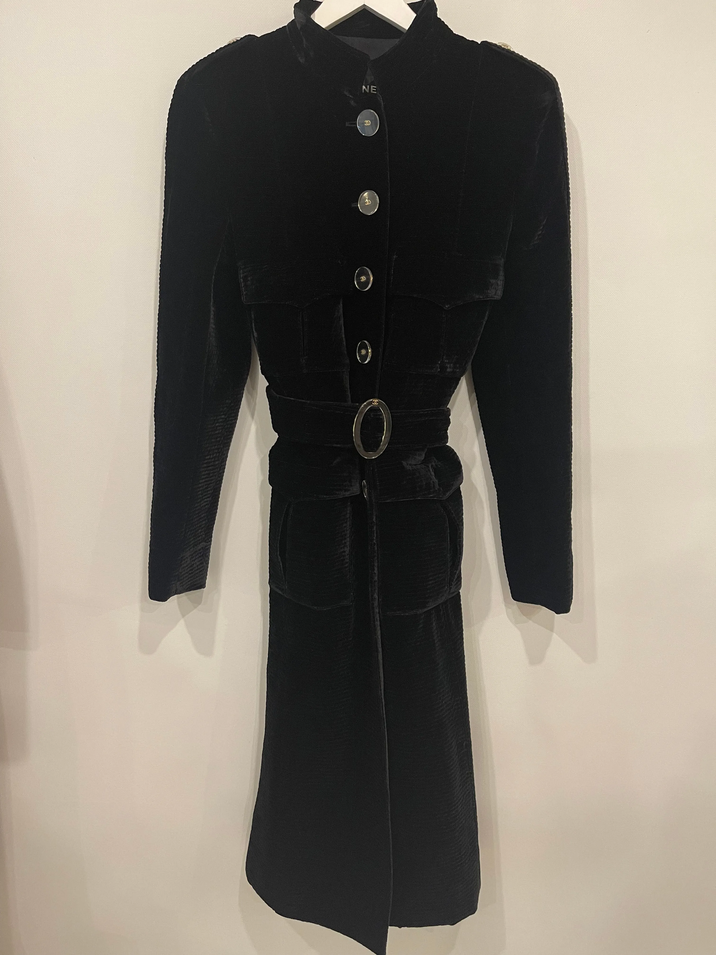Chanel Black Velvet Belted Coat With Perspex Cc Button Details Size Fr 34 (uk 6)